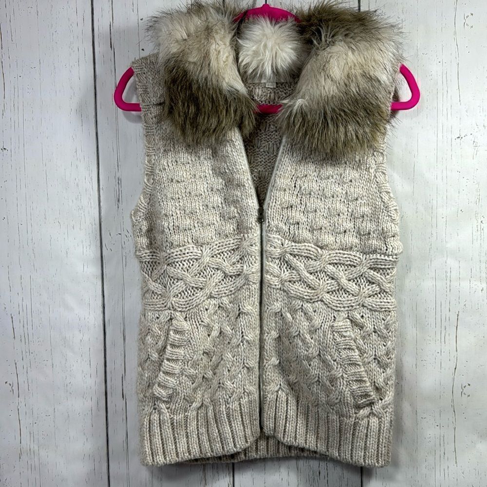 Loft Wool Alpaca Blend Faux Fur Sleeveless Cable Knit Tan Cozy Sweater Vest